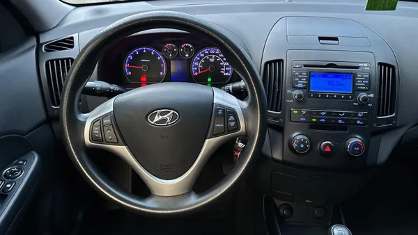 Hyundai i30 2.0 16V 145cv 5P Mec - foto 6