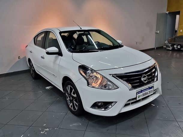 Nissan VERSA SL 1.6 16V FlexStart 4p Aut.