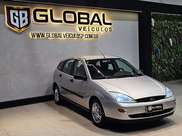 Ford Focus 1.8 16V 5p