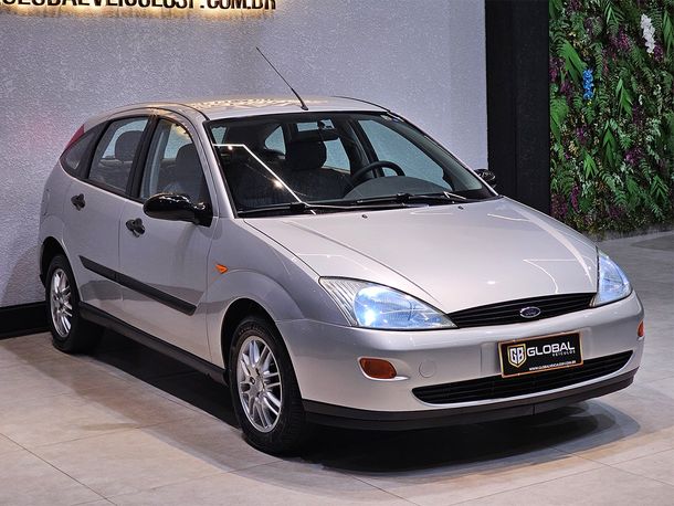 Ford Focus 1.8 16V 5p