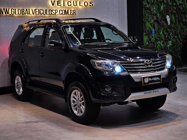Toyota Hilux SW4 SRV D4-D 4x4 3.0 TDI Dies. Aut