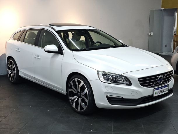 Volvo V60 T-5 MOMENTUM 2.0  5p