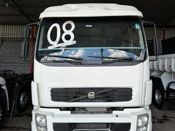 VOLVO VM 260 6x4 2p (diesel)