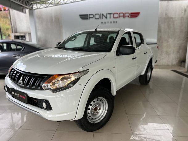 Mitsubishi L200 Tri. Outd. GLX 2.4 CD 4x4 Die. Mec.