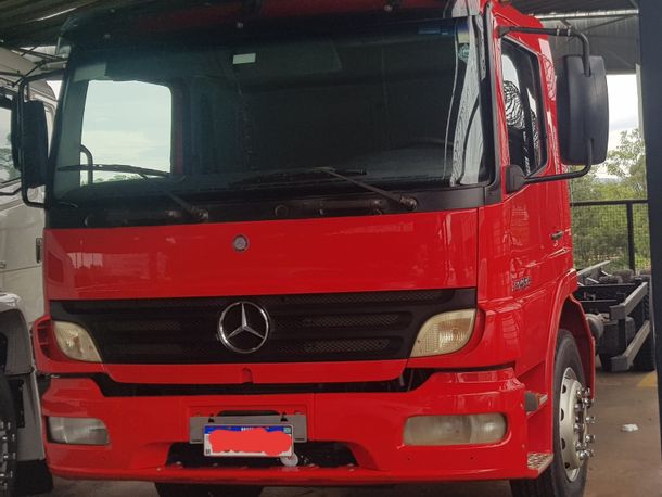 MERCEDES-BENZ Atego 2425 3-Eixos 2p (diesel)