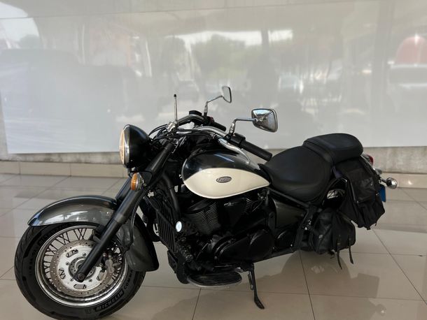KAWASAKI VULCAN VN 900 CLASSIC