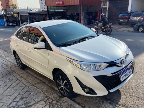 Toyota YARIS XL Live Sedan 1.5 Flex 16V 4p Aut.
