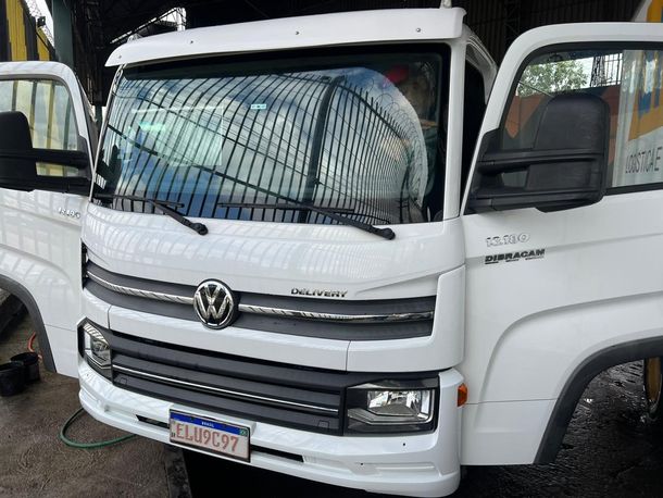 VOLKSWAGEN 13-180 Delivery 6x2 2p (diesel)(E5)