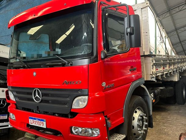 MERCEDES-BENZ Atego 2425 3-Eixos 2p (diesel)