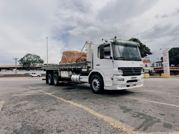 MERCEDES-BENZ Atego 2425 3-Eixos 2p (diesel)
