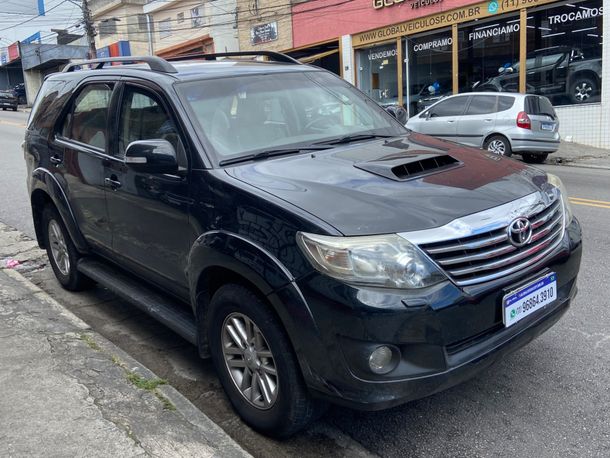 Toyota Hilux SW4 SRV D4-D 4x4 3.0 TDI Dies. Aut