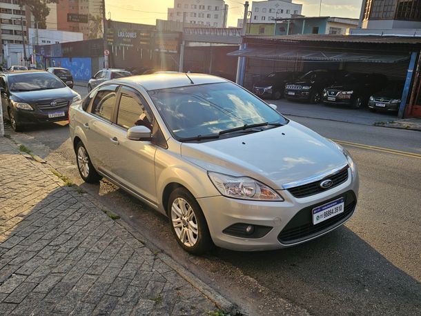 Ford Focus Sedan 2.0 16V/2.0 16V Flex 4p Aut.