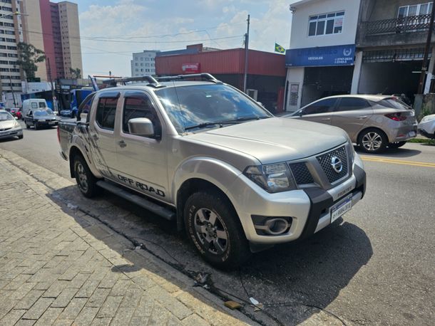 Nissan Frontier SV AT.CD 4x4 2.5 TB Diesel Mec.