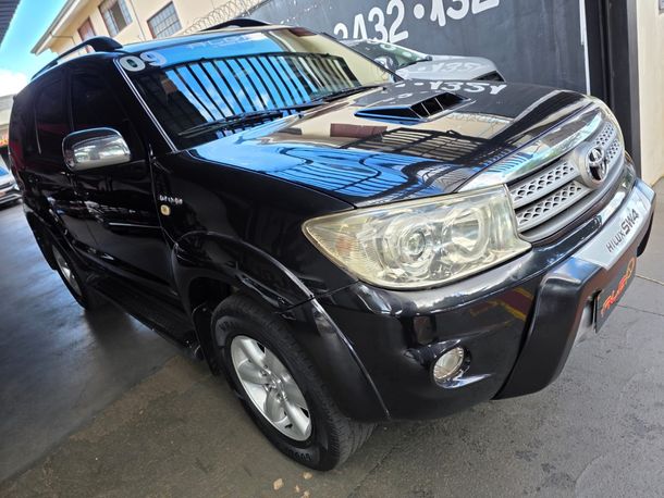 Toyota Hilux SW4 SRX 4x4 2.8 TDI 16V Dies. Aut.