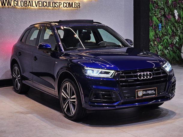Audi Q5 Black 2.0 TFSI Quattro S tronic
