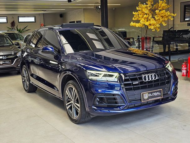 Audi Q5 Black 2.0 TFSI Quattro S tronic