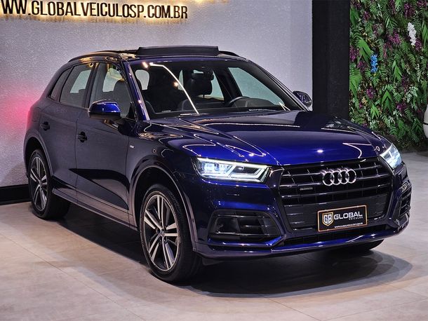 Audi Q5 Black 2.0 TFSI Quattro S tronic