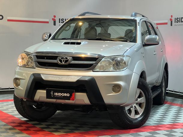 Toyota Hilux SW4 SRV D4-D 4x4 3.0 TDI Dies. Aut
