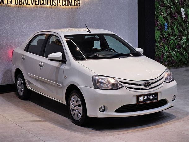 Toyota ETIOS XS Sedan 1.5 Flex 16V 4p Aut.
