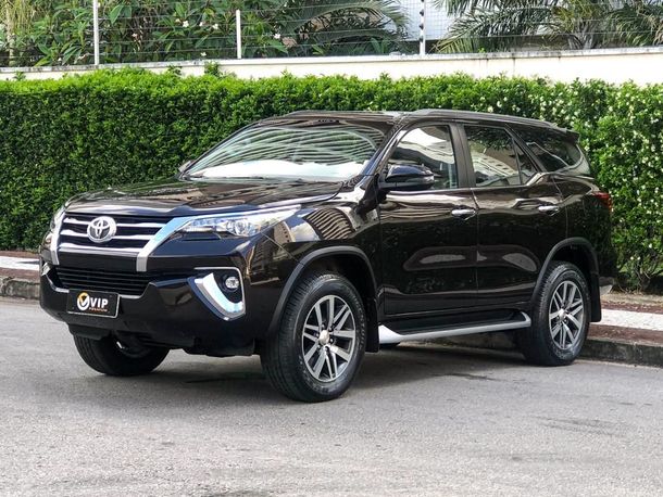 Toyota Hilux SW4 SRX 4x4 2.8 TDI 16V Dies. Aut.