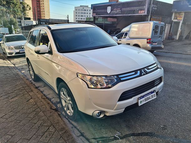 Mitsubishi OUTLANDER 2.0 16V 160cv Aut.