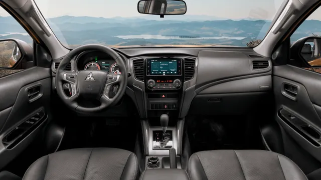 Fotos Internas - L200 Triton Savana