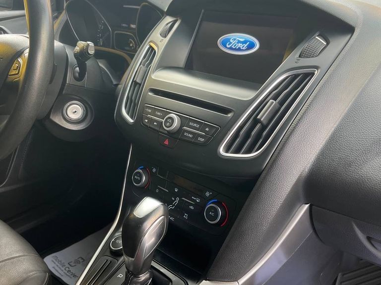 Ford Focus 2.0 16V/SE/SE Plus Flex 5p Aut.