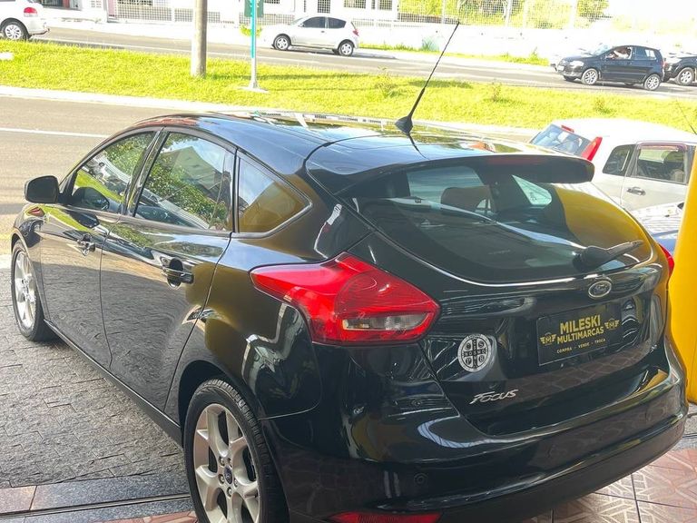 Ford Focus 2.0 16V/SE/SE Plus Flex 5p Aut.