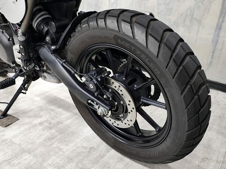 TRIUMPH SCRAMBLER 400 X