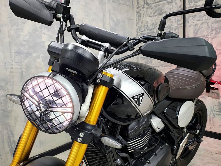 TRIUMPH SCRAMBLER 400 X