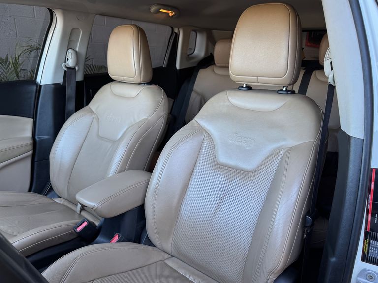 Jeep COMPASS LONGITUDE 2.0 4x2 Flex 16V Aut.