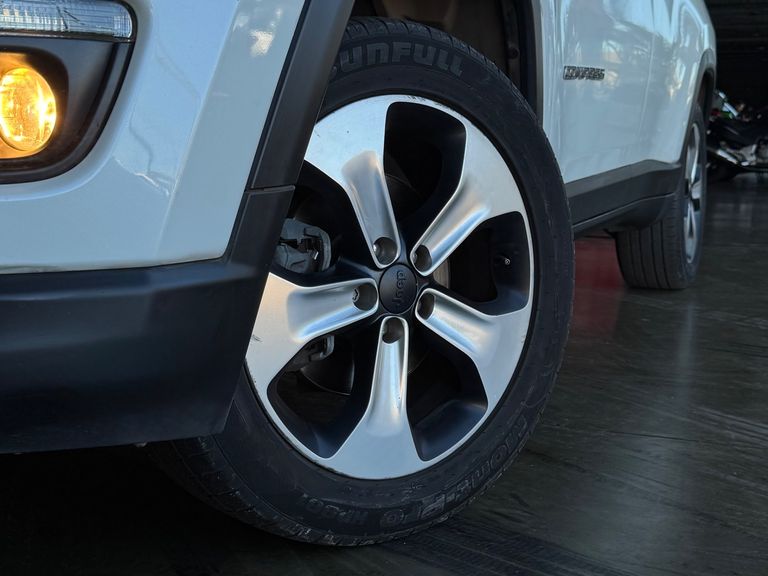 Jeep COMPASS LONGITUDE 2.0 4x2 Flex 16V Aut.