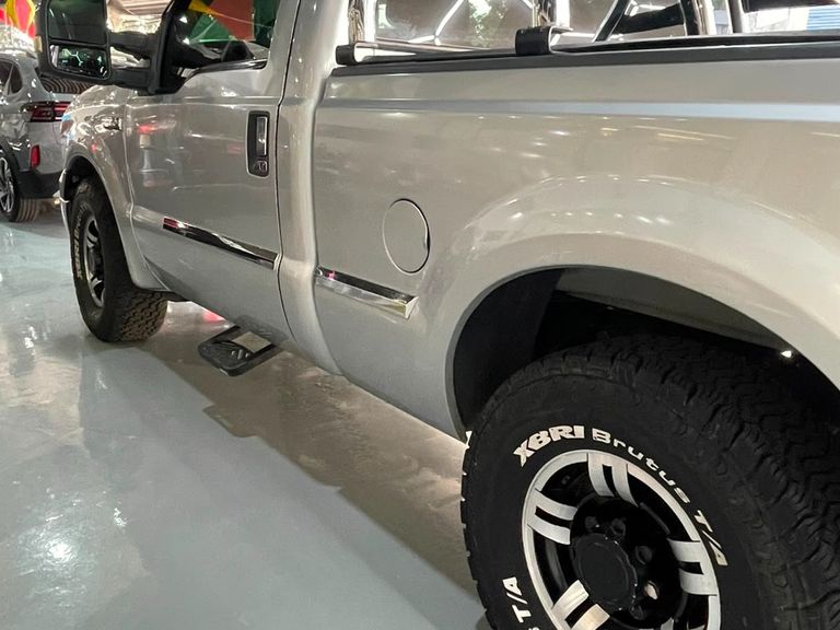 Ford F-250 XLT 3.9 4x2 Diesel TB
