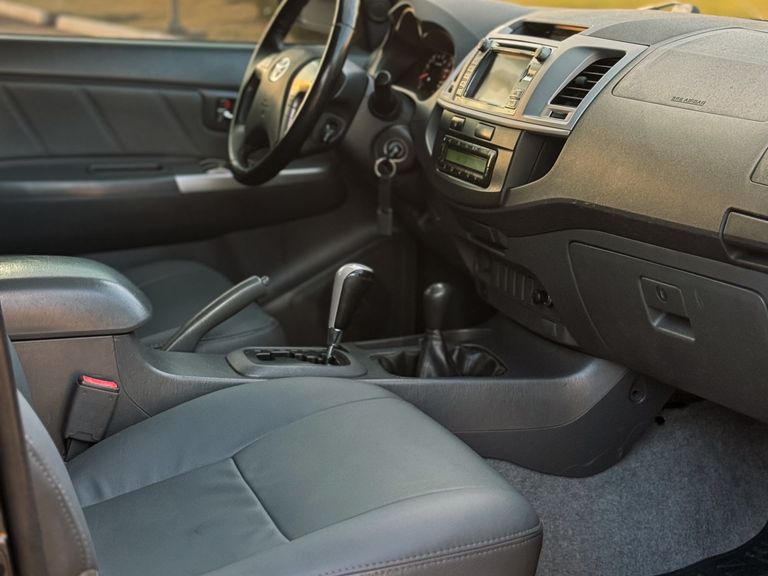 Toyota Hilux CD SRV D4-D 4x4 3.0 TDI Diesel Aut