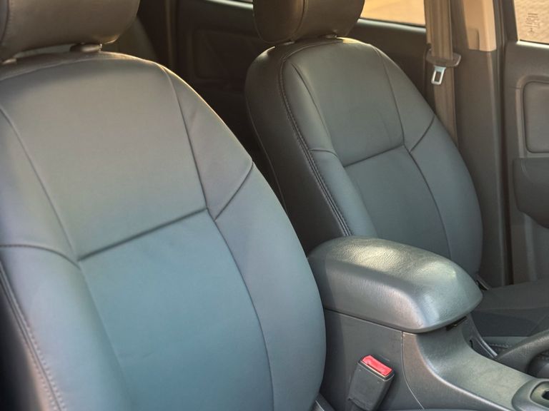 Toyota Hilux CD SRV D4-D 4x4 3.0 TDI Diesel Aut