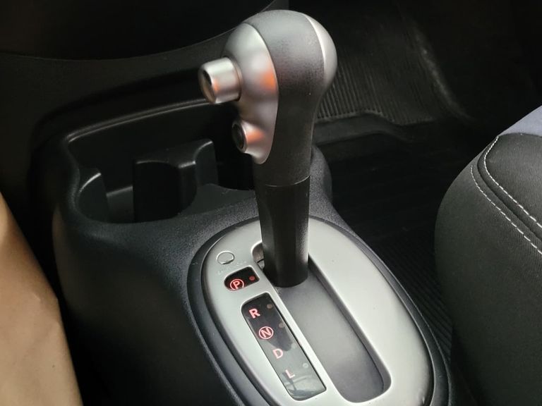 Nissan MARCH SL 1.6 16V FlexStart 5p Aut.