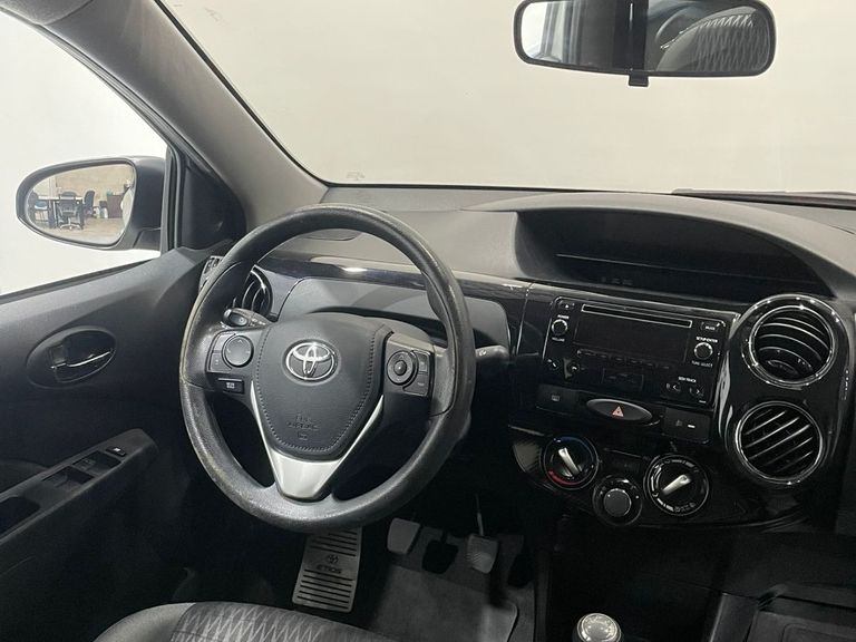 Toyota ETIOS XS Sedan1.5 Flex 16V 4p Mec.