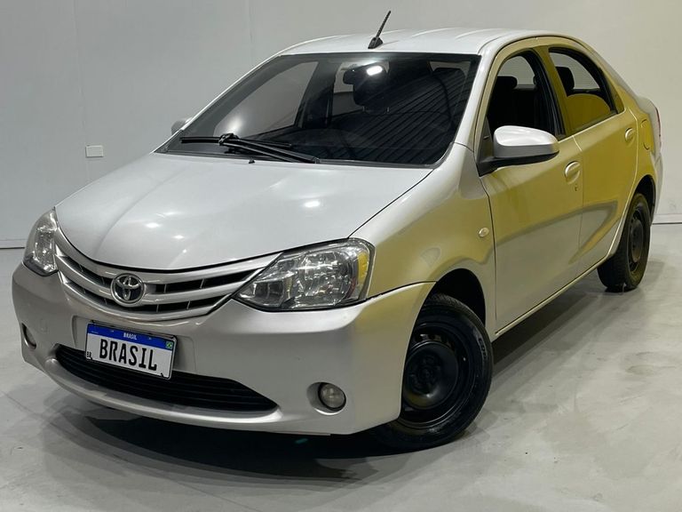 Toyota ETIOS XS Sedan1.5 Flex 16V 4p Mec.