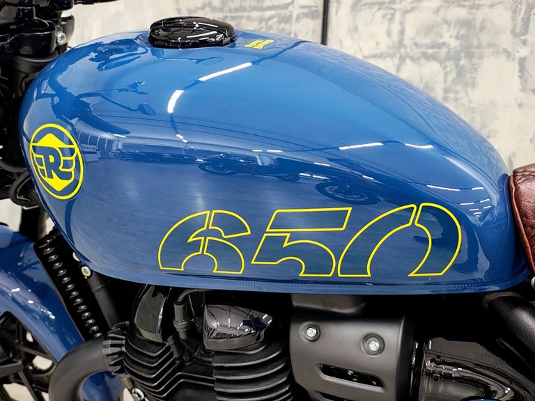 Royal Enfield Shotgun 650 Top