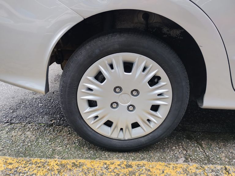 Ford Ka 1.5 Sedan SE 12V Flex 4p Aut.