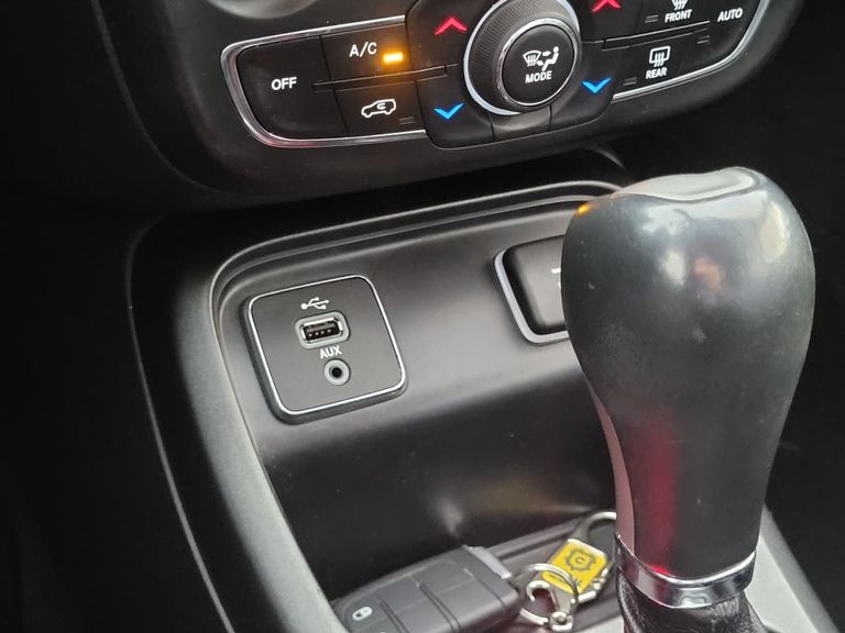 Jeep COMPASS LONGITUDE 2.0 4x2 Flex 16V Aut.