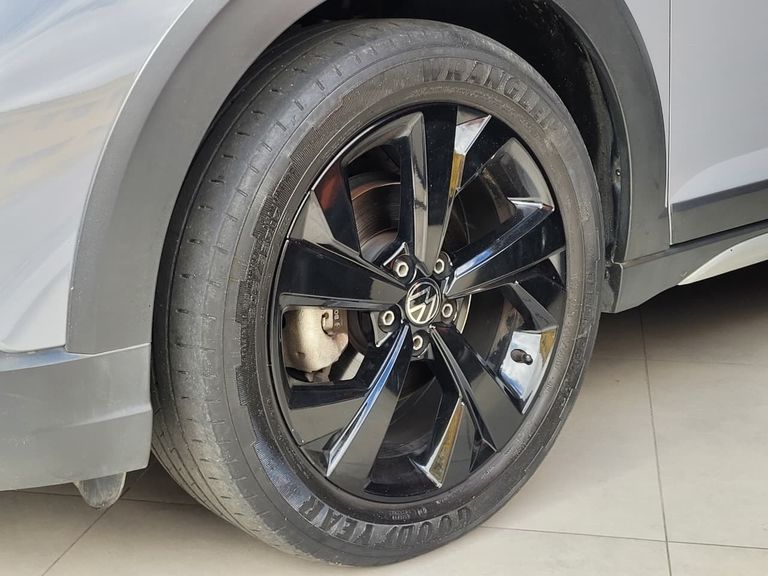 VolksWagen Nivus Highline 1.0 200 TSI Flex Aut.