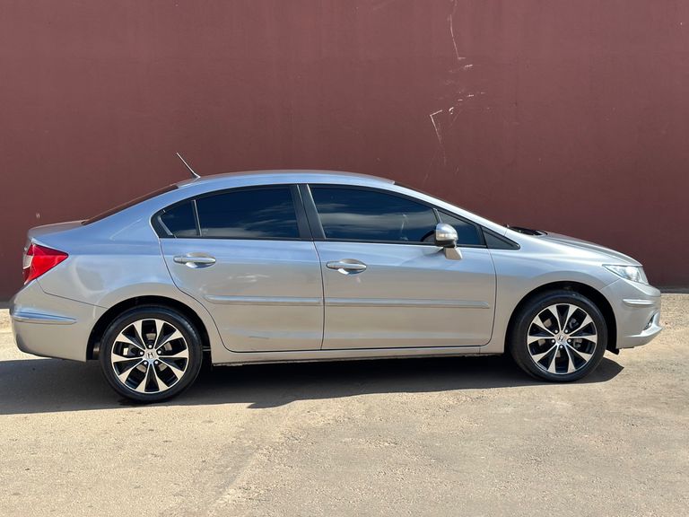 Honda Civic Sedan LXR 2.0 Flexone 16V Aut. 4p