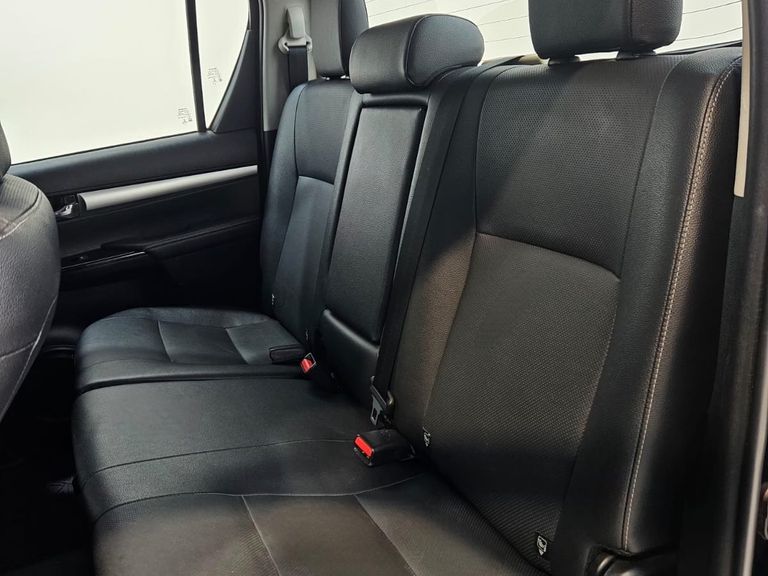 Toyota Hilux CD SRX 4x4 2.8 TDI 16V Diesel Aut.
