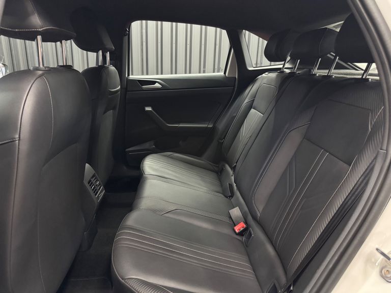 VolksWagen Nivus Highline 1.0 200 TSI Flex Aut.