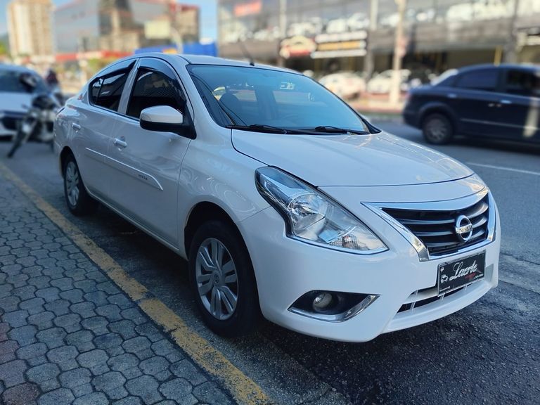 Nissan VERSA 1.0 12V FlexStart 4p Mec.