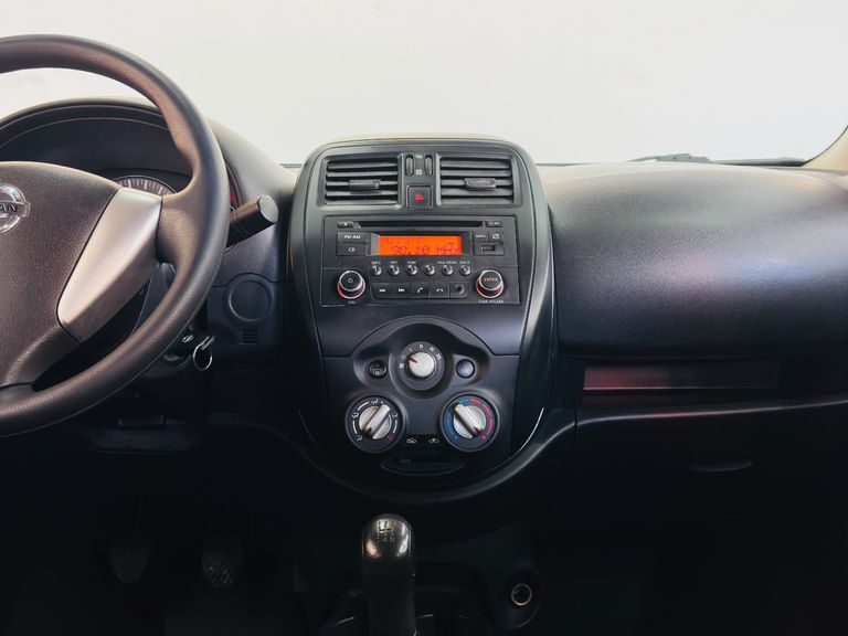 Nissan VERSA 1.0 12V FlexStart 4p Mec.