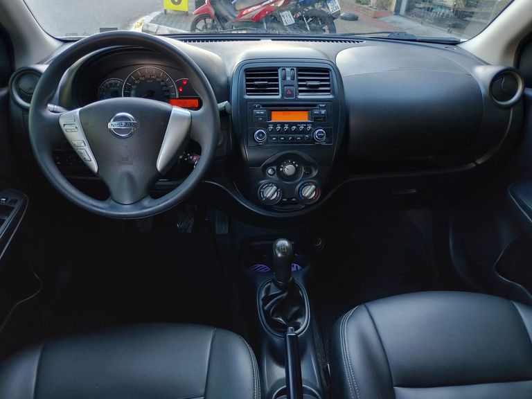 Nissan VERSA 1.0 12V FlexStart 4p Mec.
