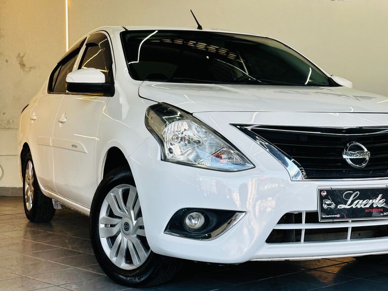 Nissan VERSA 1.0 12V FlexStart 4p Mec.