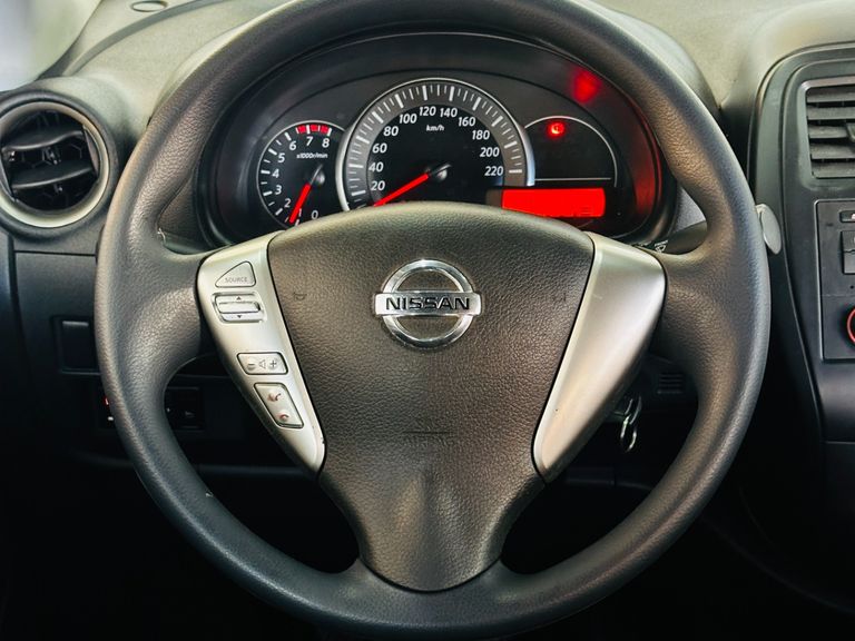 Nissan VERSA 1.0 12V FlexStart 4p Mec.